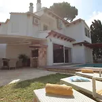 Tropical Garden, Villa With Pool Near The Beach